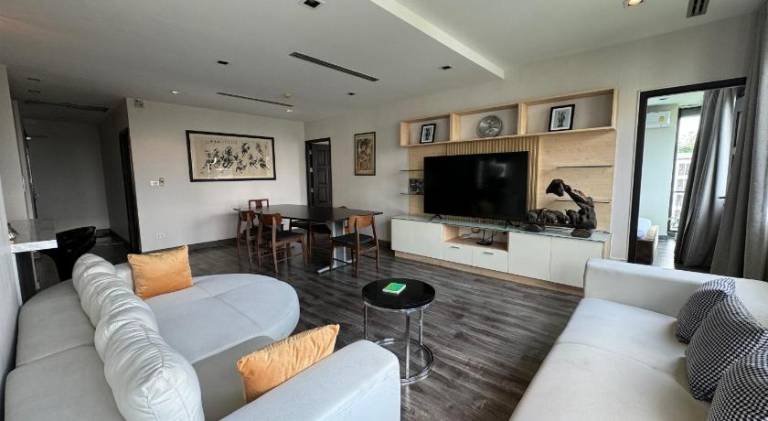 W8 CONDO, TOP Floor LUXE 3 Bedroom Penthouse, Hip central Bangkok area, 5 mins from Thonglo BTS stat in Ibiza Town