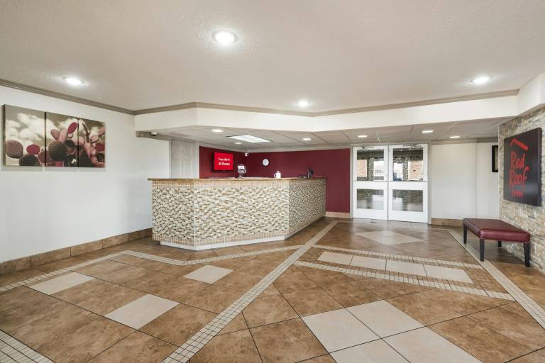Red Roof Inn College Station — photo 3