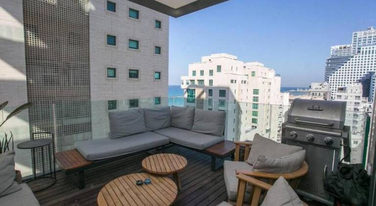 Luxury 2BR Beachfront Apartment — photo 3