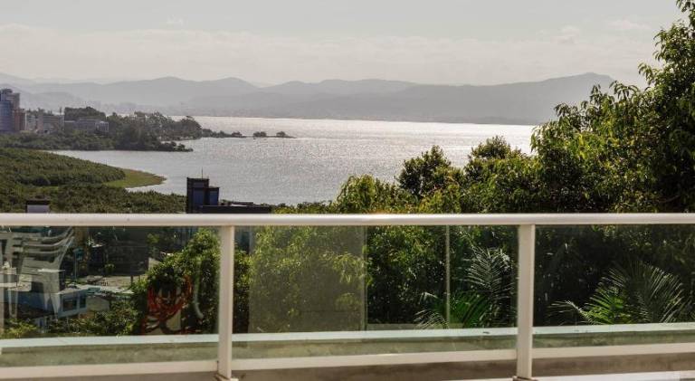 Holiday apartment with pool | Perfect for remote work in Florianópolis