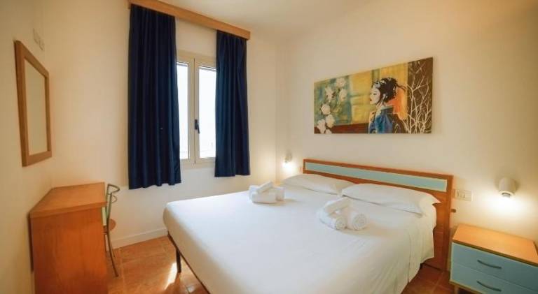 Family-oriented wonderful serviced apartment with pool, yard & terrace | Pets are welcome — photo 2
