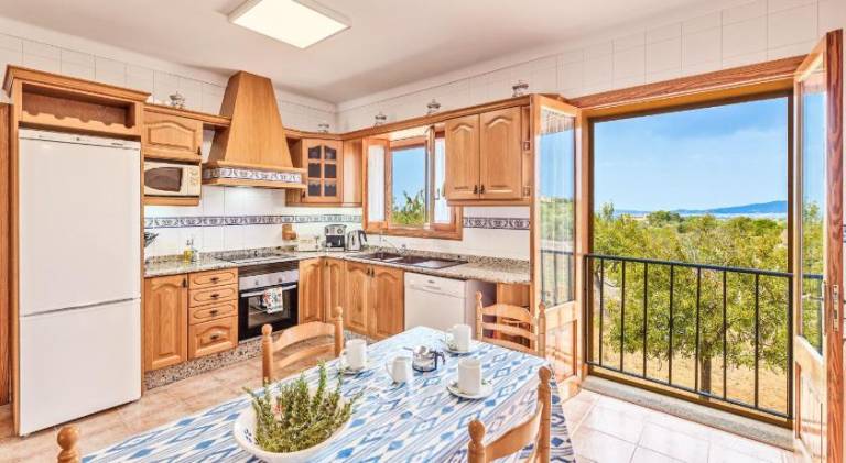 Villa with garden, pool & patio — photo 3