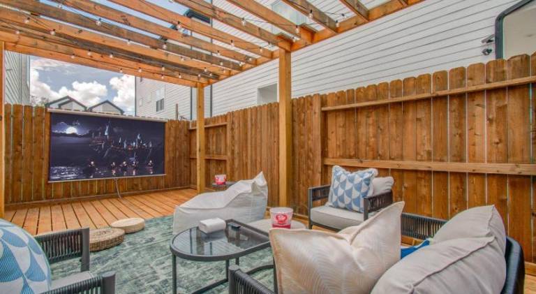 Spacious vacation home with hot tub & terrace | Pet-friendly — photo 2