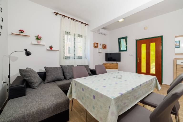 Beautiful apartment with garden, barbeque & terrace | Pet-friendly — photo 3