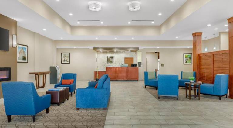 Comfort Suites Greensboro-High Point — photo 2