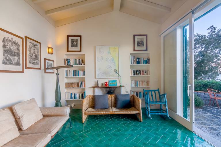 Villa with yard & patio | Nature view — photo 5