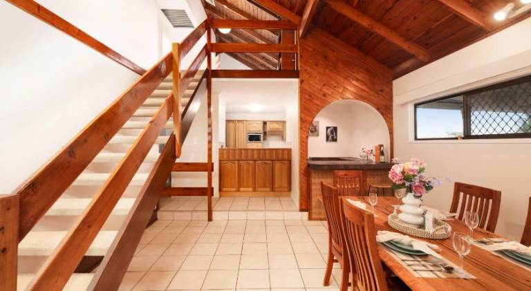 880 m&sup2; Ferienhaus