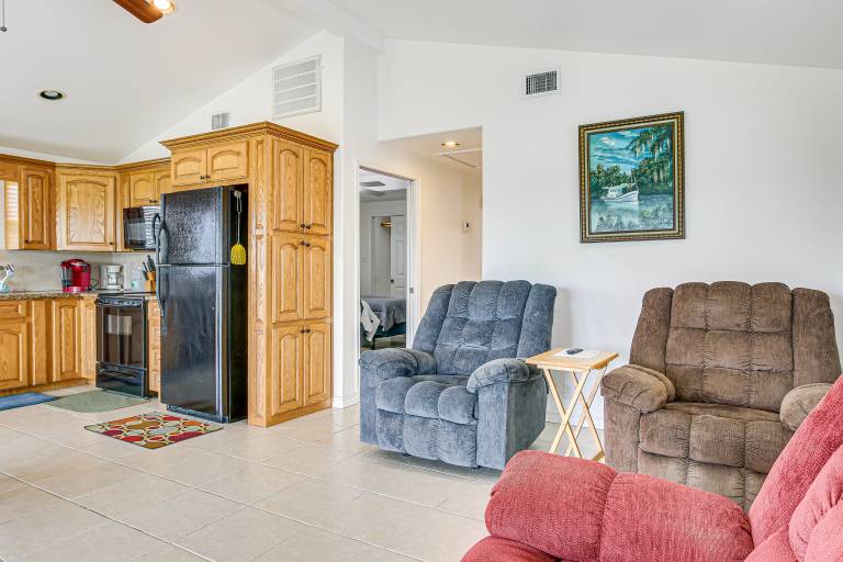 5 Mi to Beaches: Sunny Port Isabel Golf Retreat — photo 4