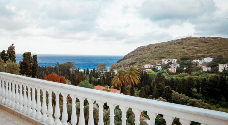 House with yard & patio | Perfect for remote work in Andros