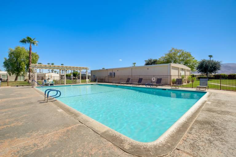 Golf Course On-Site: Peaceful Condo in Palm Desert — photo 2