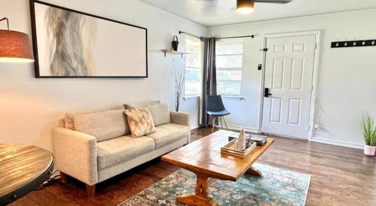 Wonderful vacation home | Suitable for remote work | Dogs allowed in Oklahoma City, OK