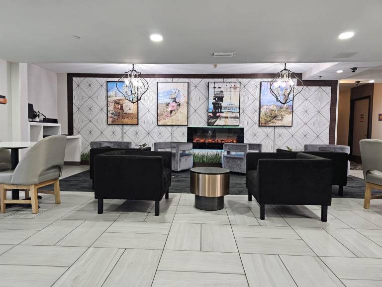 La Quinta Inn & Suites by Wyndham Deerfield Beach I-95 — photo 5