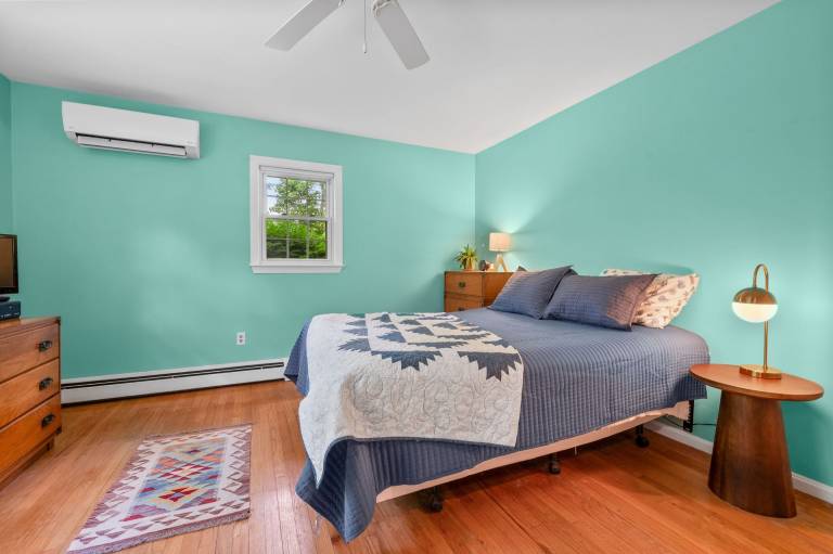 Family-oriented house with barbeque & patio | Perfect for remote work | Pets are welcome — photo 3