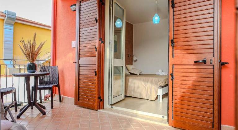 Lovely serviced apartment with pool, patio & sauna | Close to the beach | Pet-friendly — photo 4