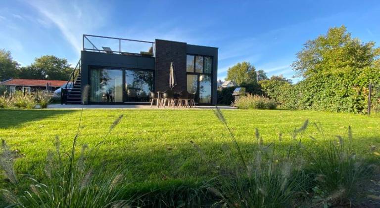 House with private pool, jacuzzi & barbeque in Hulshorst
