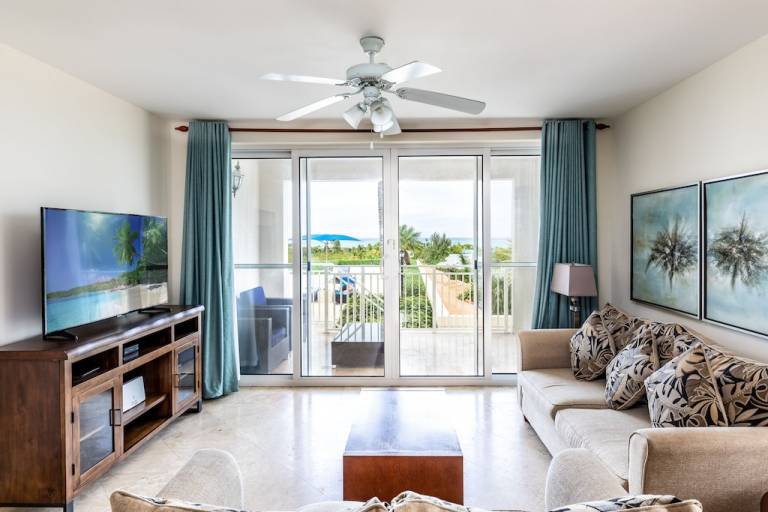 Condo The Bight Settlement