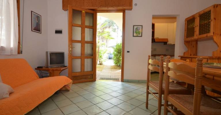 Family-oriented villa with yard | Garden view | Next to the beach | Pets allowed — photo 3
