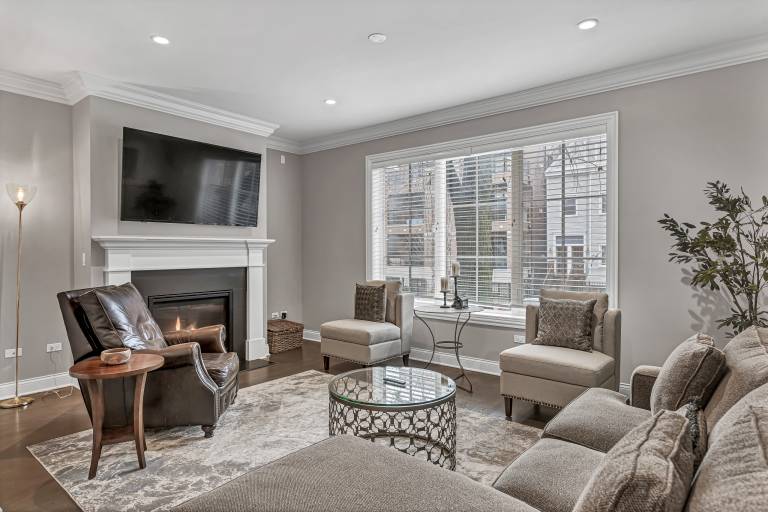 Condo  Evanston