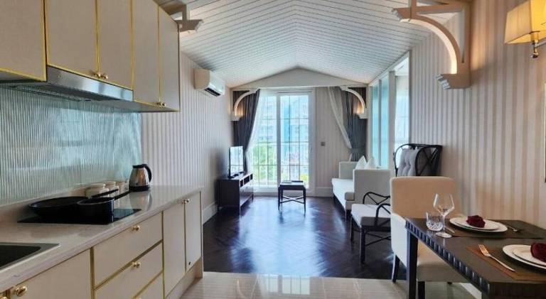Grand Florida beachfront resort — photo 4