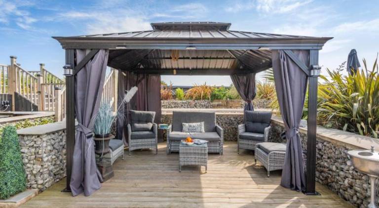 House with pool & jacuzzi | Dogs allowed — photo 3