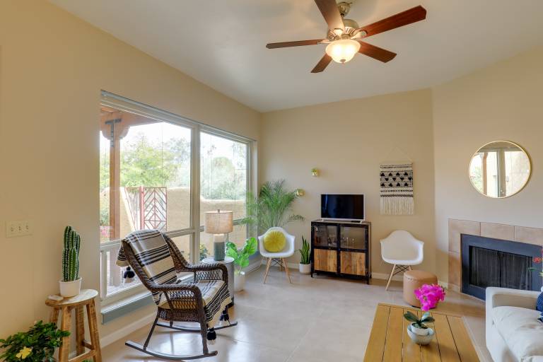 Tucson Townhome 11 Mi to Dtwn Long Term Stays