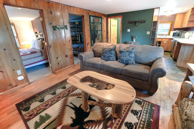 Cabin with terrace & private pool — photo 4