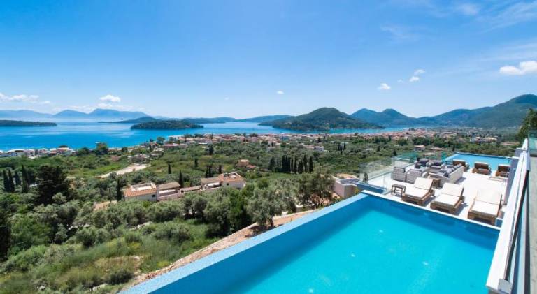 Fully equipped pleasant villa with jacuzzi, BBQ & patio | Suitable for remote work | Pets are welcome in Lefkada