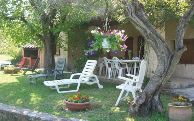 Beautiful gite with yard, barbecue & patio | Pets are welcome — photo 2