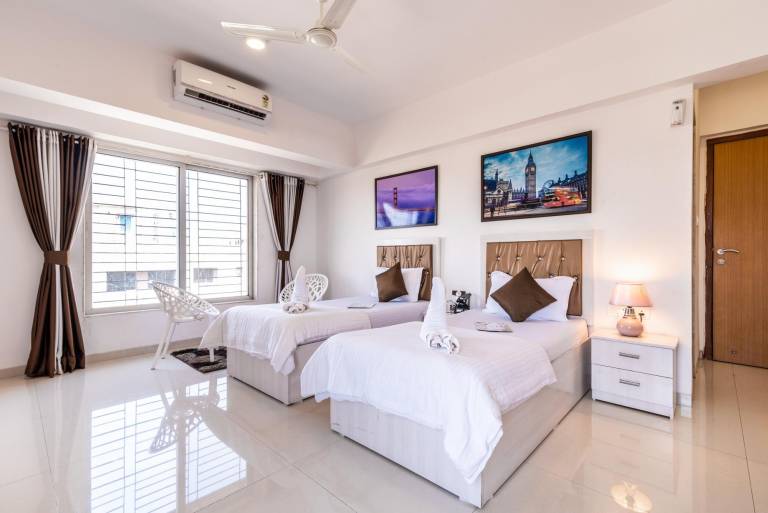 Serviced apartment Santacruz West