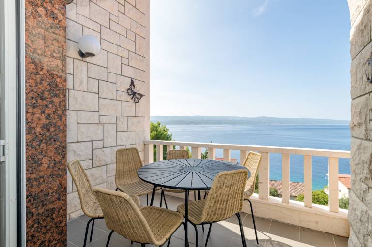 Luxury apt w shared pool, 3 balconies and terrace — photo 3