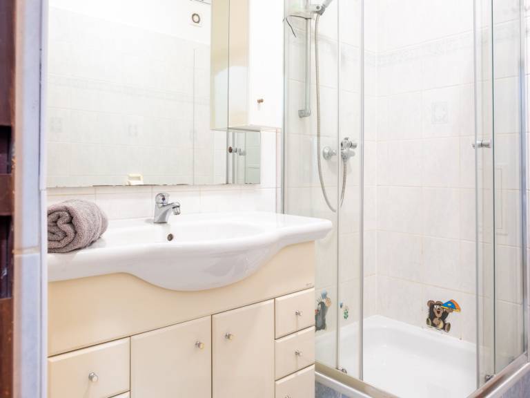 Holiday apartment with 2 rooms for 5 persons — photo 5
