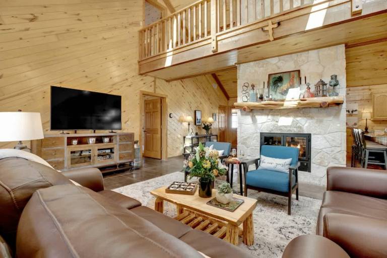 House with jacuzzi — photo 2