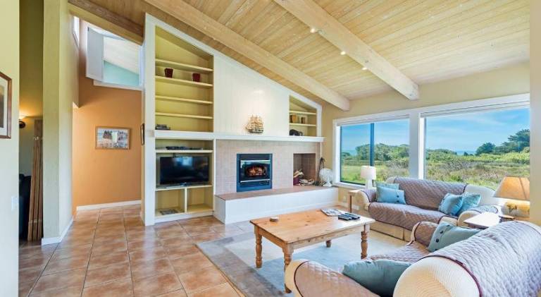 Lovely vacation home with pool | Beach nearby | Pet-friendly — photo 2
