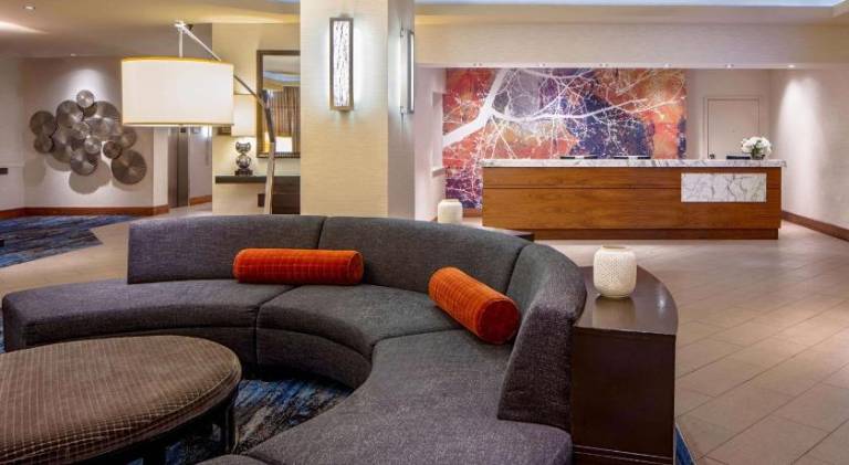 DoubleTree Suites by Hilton Minneapolis — photo 3