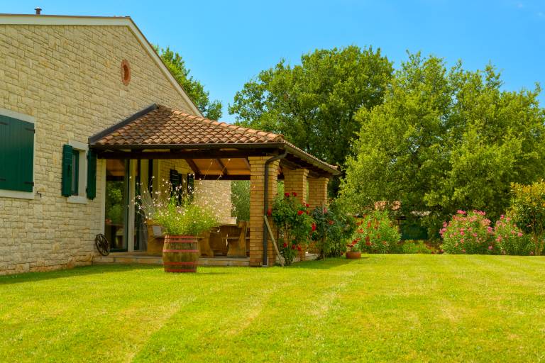 Beautiful villa with grill, terrace & pool | Pets are welcome — photo 3