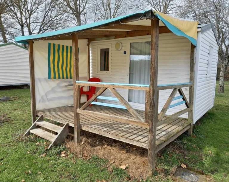 Camping-Unterkunft Athée