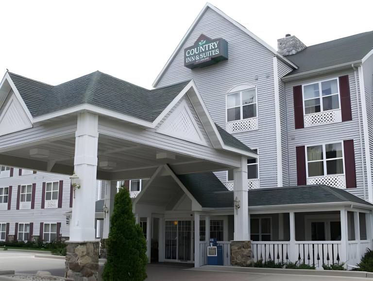 Country Inn & Suites by Radisson, Stevens Point, WI in Stevens Point, WI