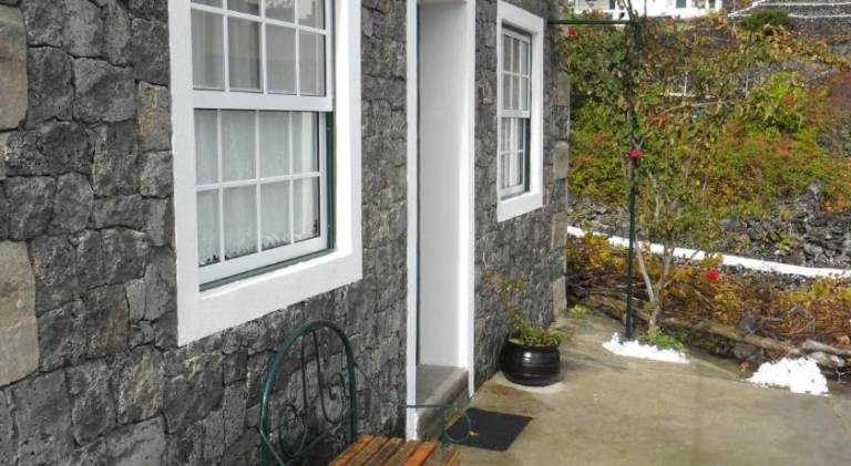 House with garden, pool & terrace | Perfect for remote work in Angra do Heroismo