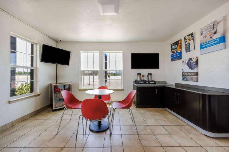 Studio 6 Fort Worth, TX -Stockyards East — photo 4