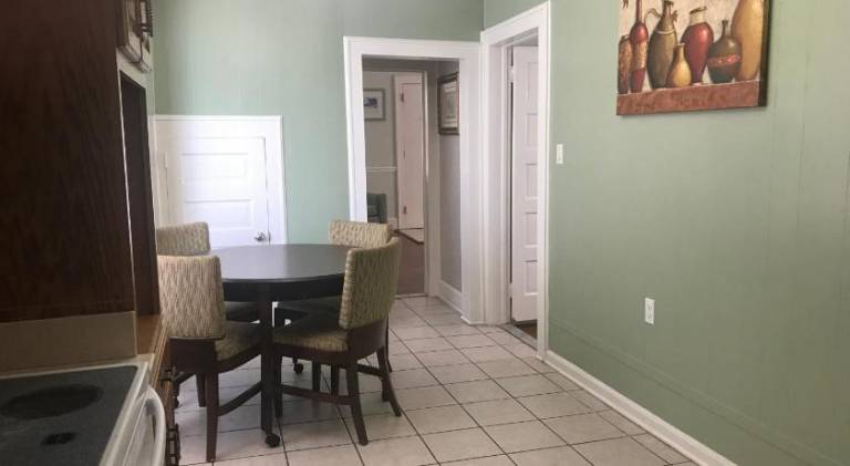 Rental apartment with patio — photo 5