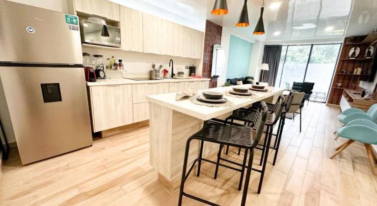 Serviced apartment with pool, terrace & yard — photo 5