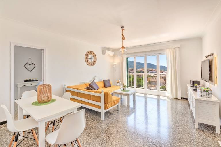 Child-friendly big house with private pool, terrace & grill | Mountain view | Pet-friendly — photo 2