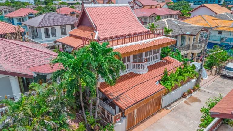 Villa with patio, private pool & grill | Beach nearby | Good for workation | Dogs allowed — photo 3