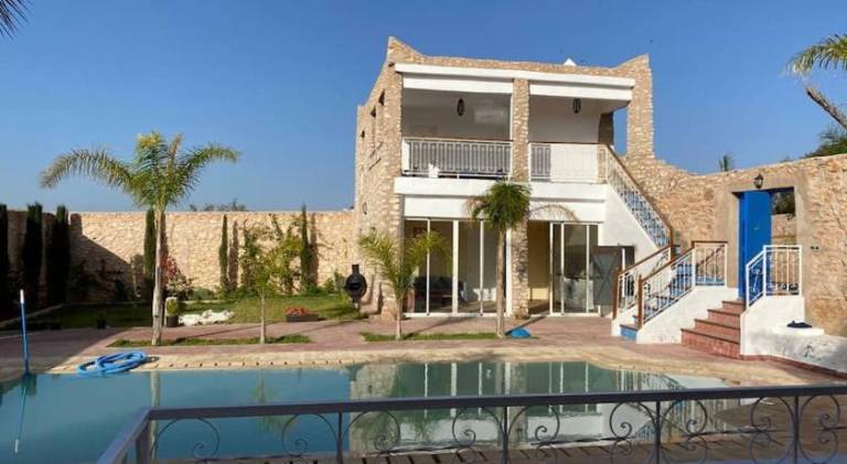 Villa with pool — photo 3