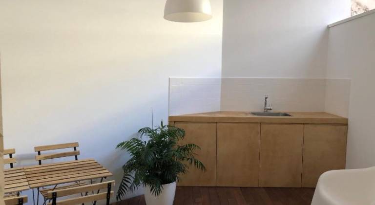 Apartment with patio | Near Monastery of Santa Cruz | Pets allowed — photo 4