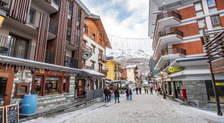 Ski Gate - Main Street by Cervino View Experience — photo 5