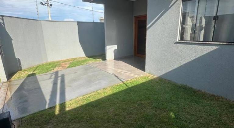 Casa garagem caminhonete exceto Dodge Ram, 2 quartos, espaco para 6 pessoas in Sinop