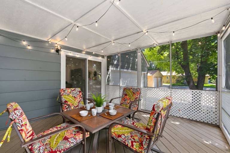 726 Eastdale Drive — photo 3