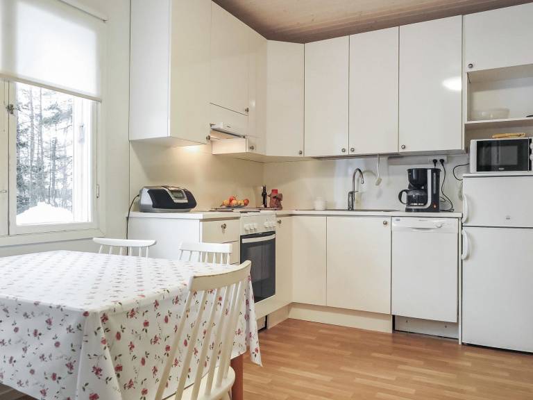 Vacation home with sauna | Pet-friendly — photo 3