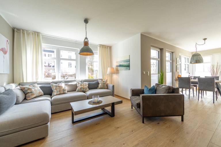 Holiday apartment with sauna & terrace in Sellin